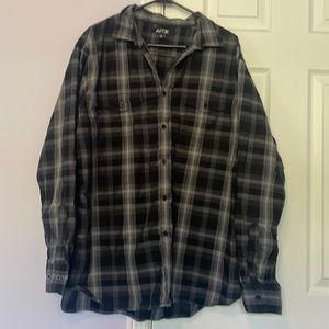 Men’s casual long sleeve dress shirt size extra large. Hardly worn. Apt 9.